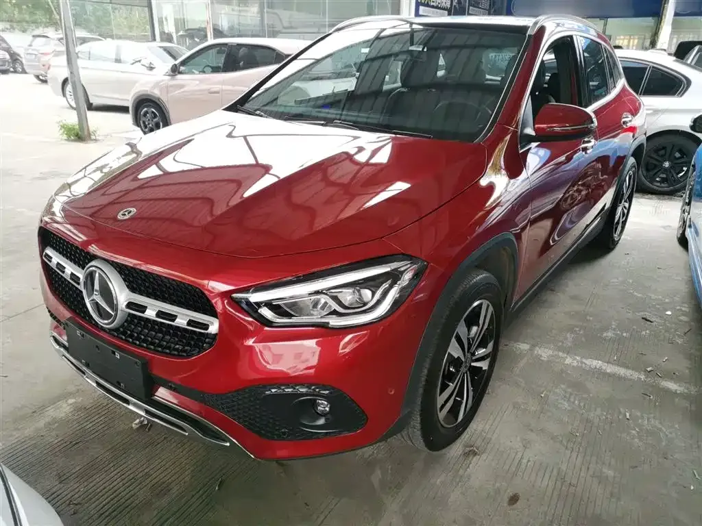 Mercedes-Benz GLA — фото 1