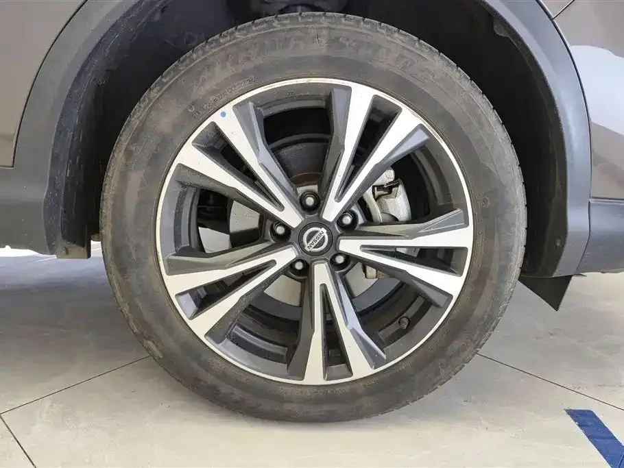 Nissan Qashqai — фото 10