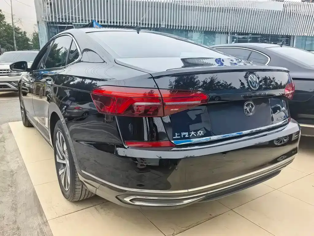Volkswagen Passat New Energy — фото 9
