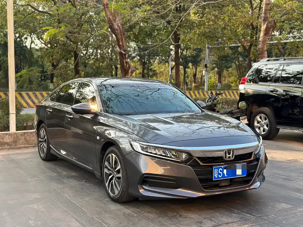 Honda Accord — фото 9