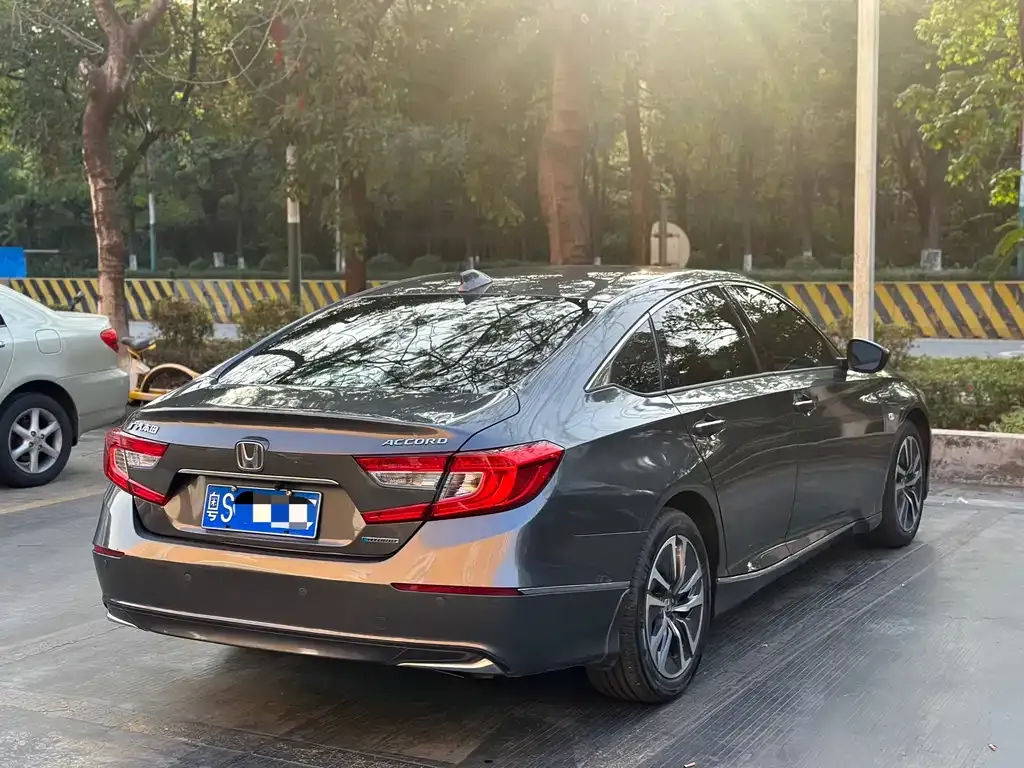 Honda Accord — фото 5