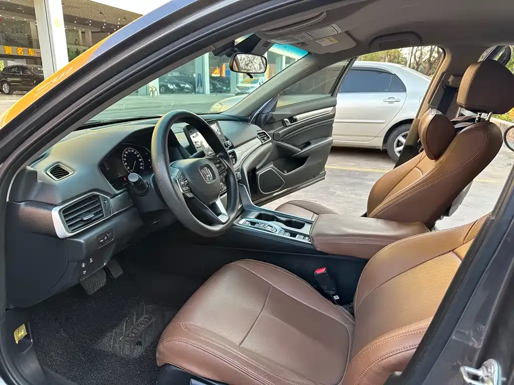 Honda Accord — фото 3