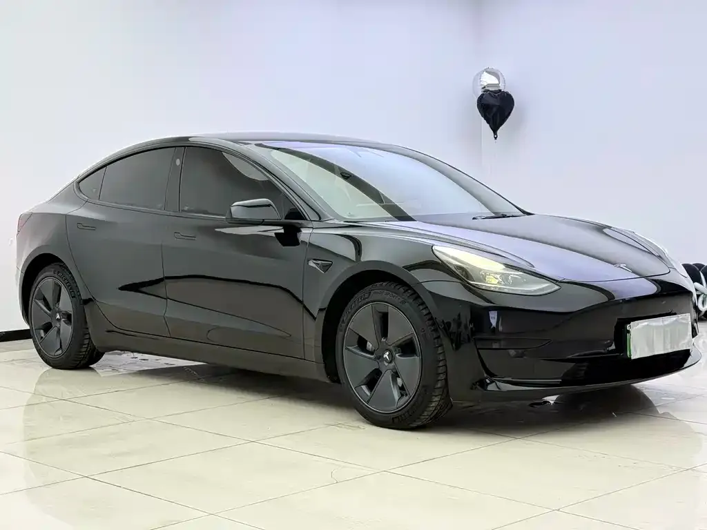 Tesla Model 3 — фото 5