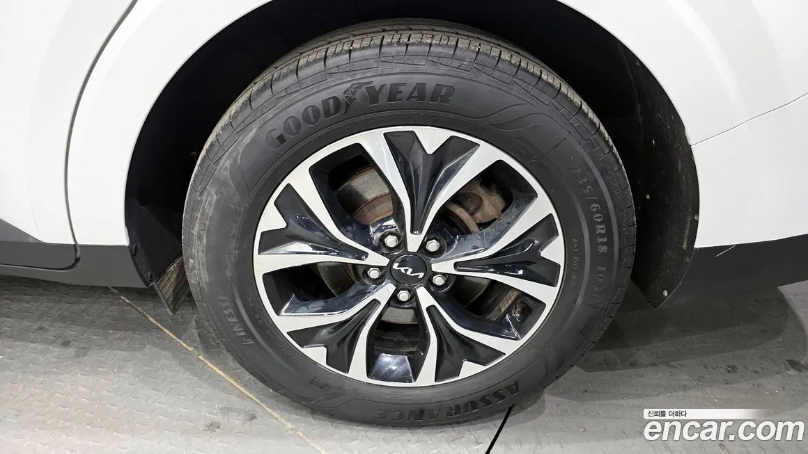 Kia Carnival — фото 10