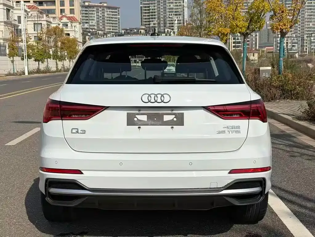 Audi Q3 — фото 8