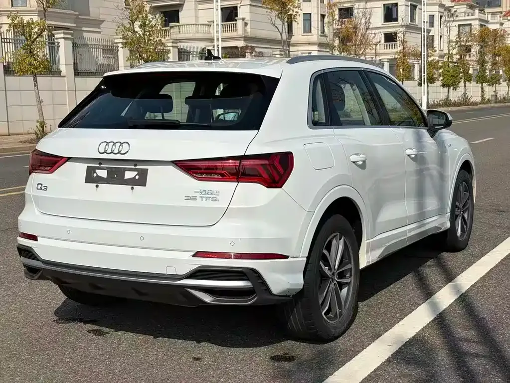 Audi Q3 — фото 10