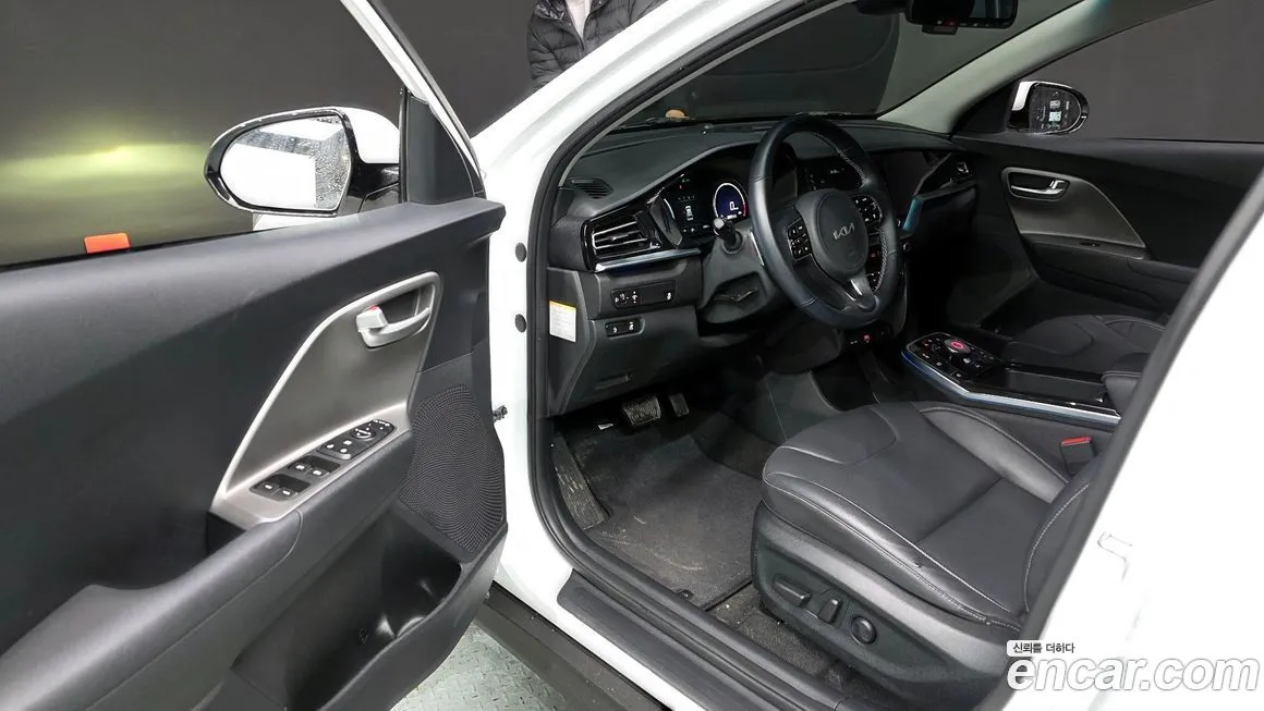Kia Niro — фото 10