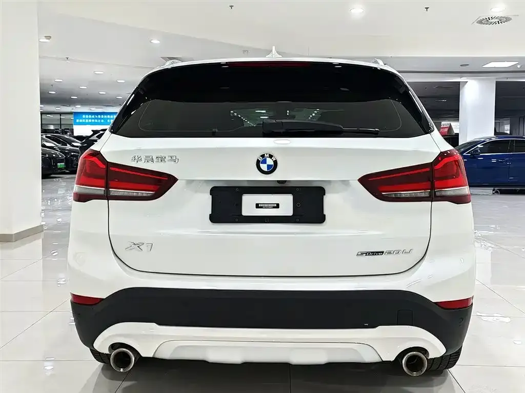 BMW X1 — фото 7