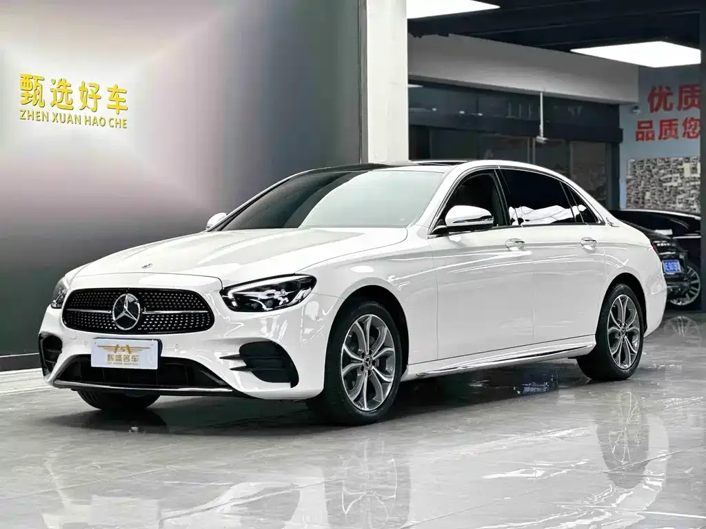 Mercedes-Benz E-Class — фото 1