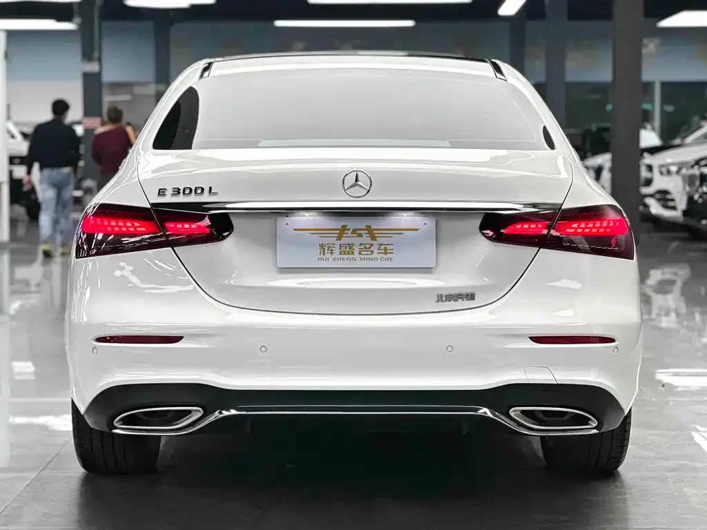 Mercedes-Benz E-Class — фото 4