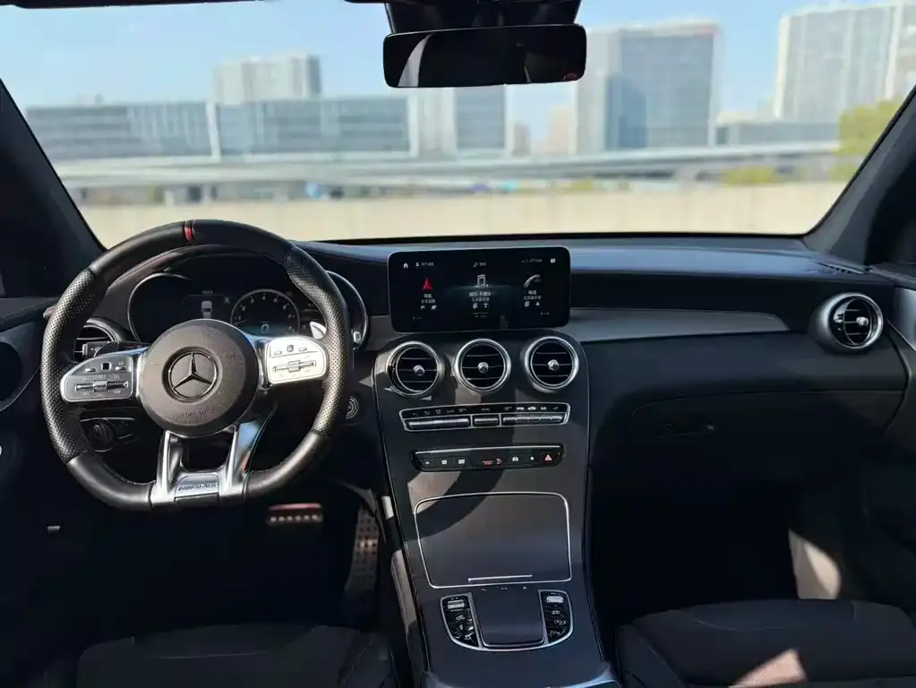 Mercedes-Benz GLC AMG — фото 6