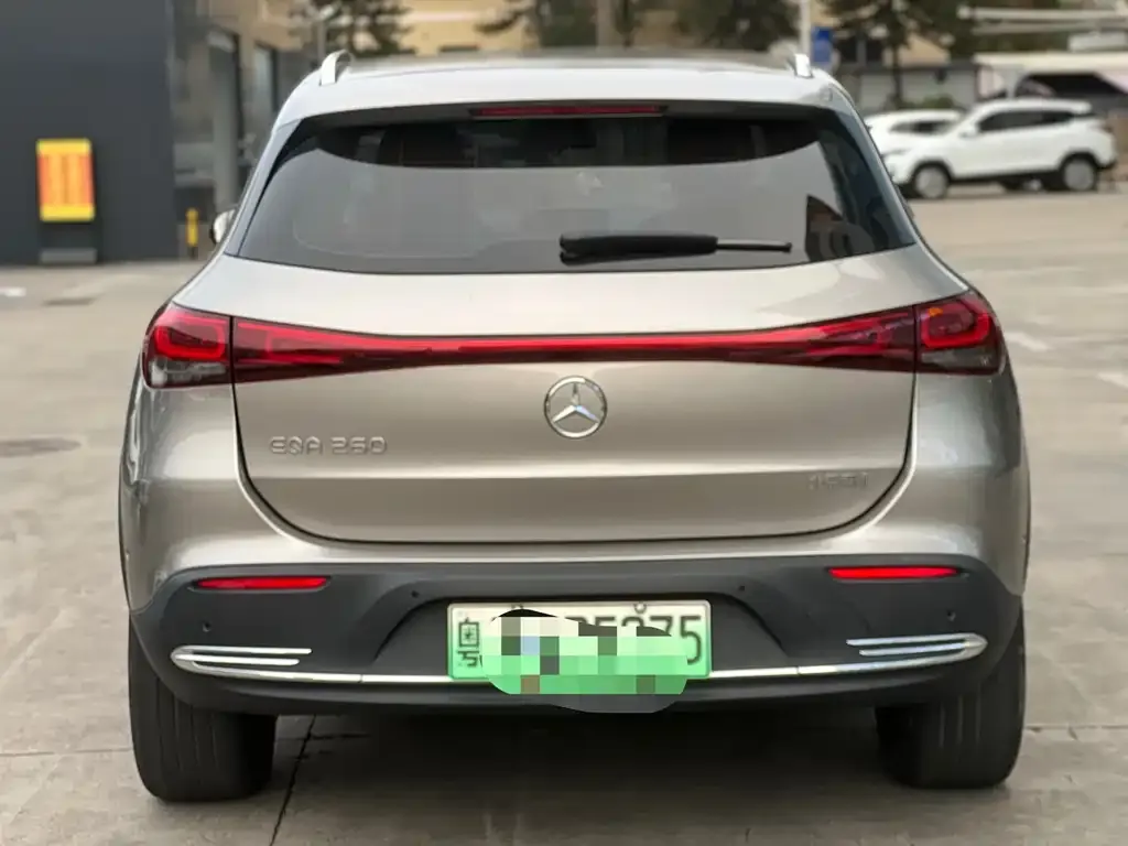 Mercedes-Benz EQA — фото 2