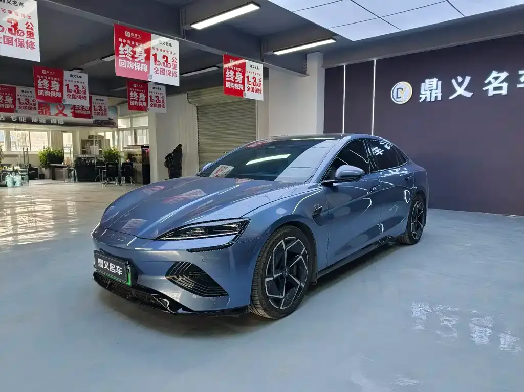 BYD Seal — фото 1