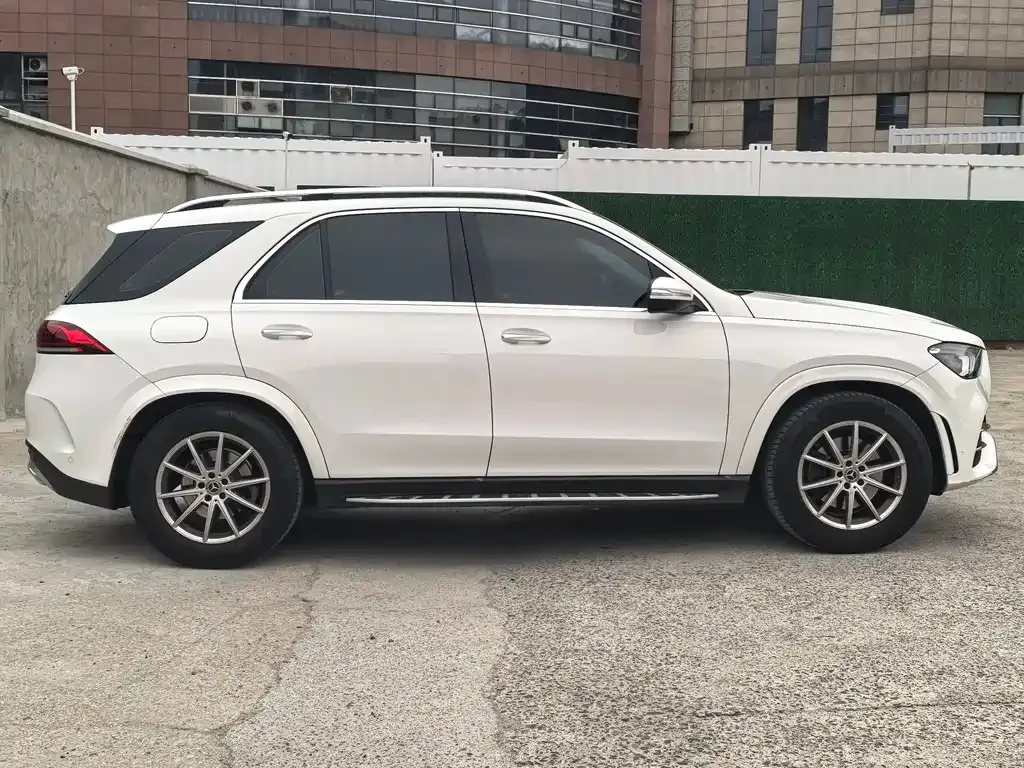 Mercedes-Benz GLE — фото 10