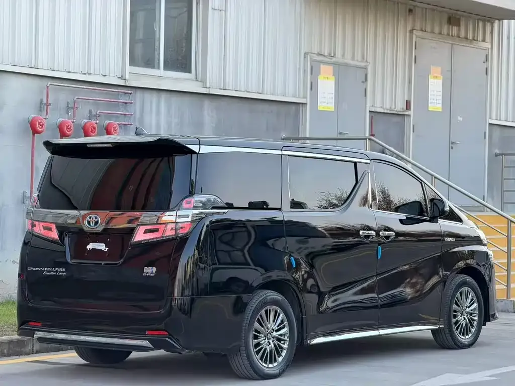 Toyota Vellfire — фото 6