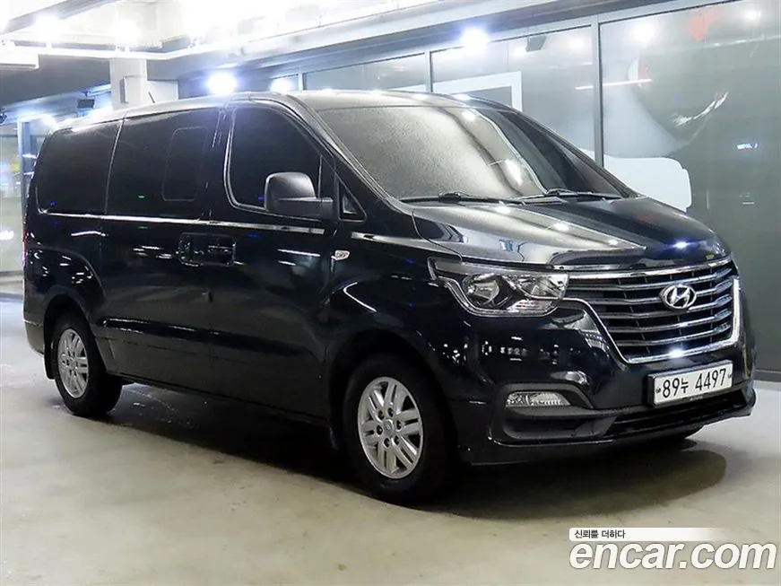 Hyundai Starex — фото 1