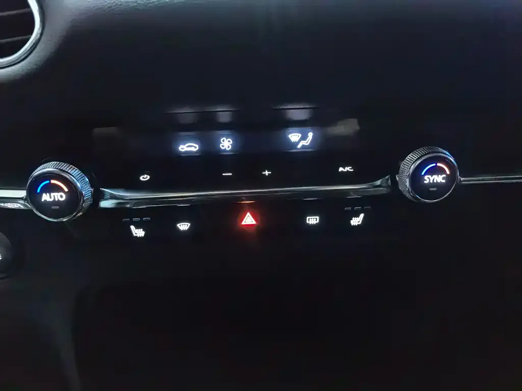 Mazda CX-30 — фото 2