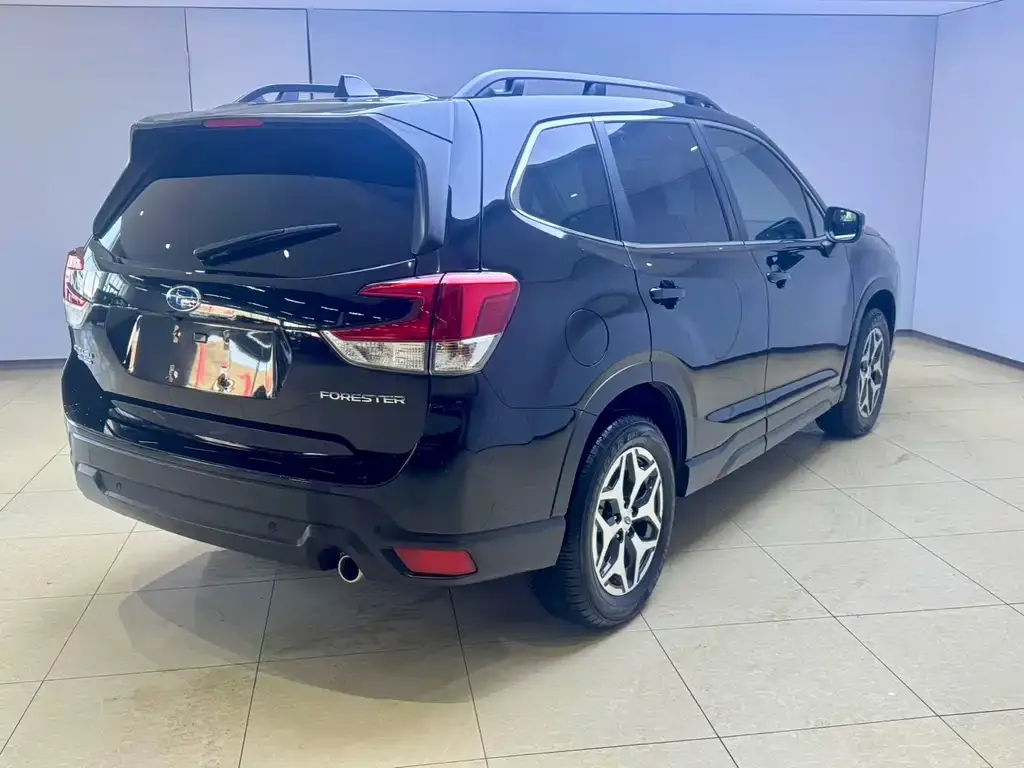 Subaru Forester — фото 4