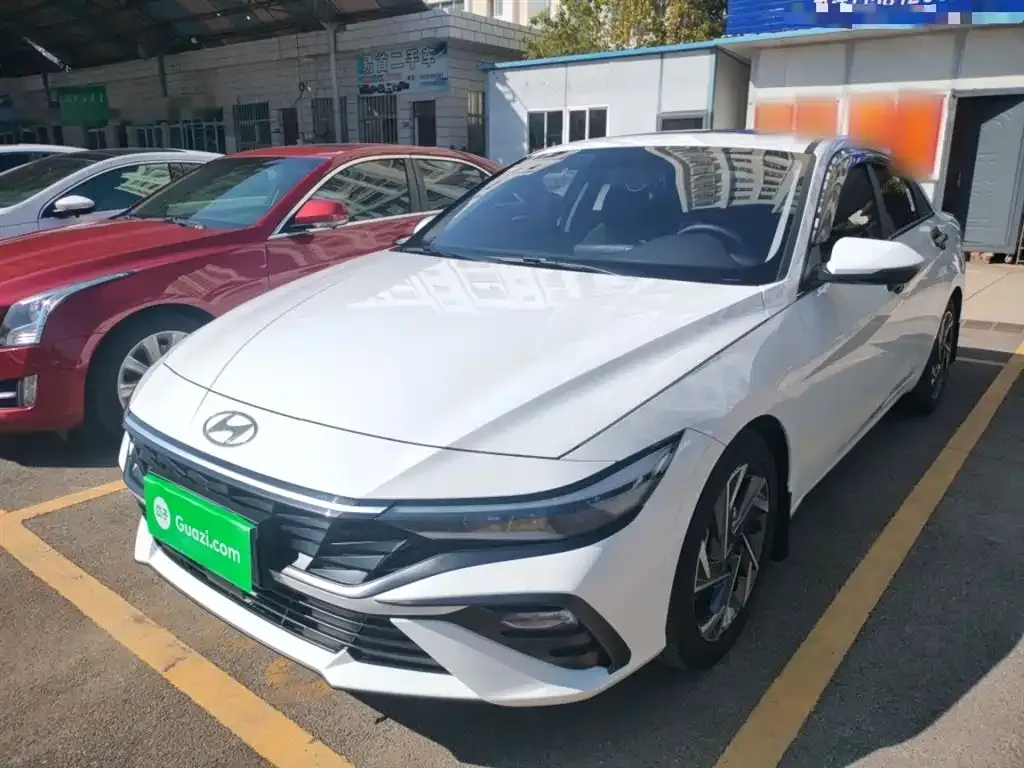 Hyundai Elantra — фото 8