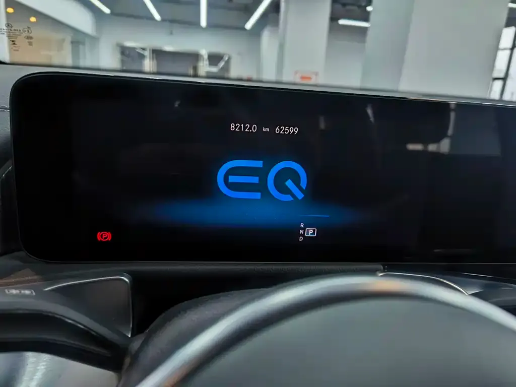 Mercedes-Benz EQB — фото 10