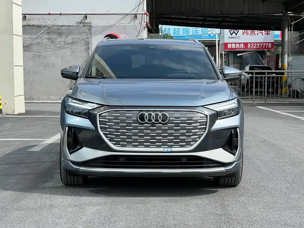 Audi Q4 e-tron — фото 8