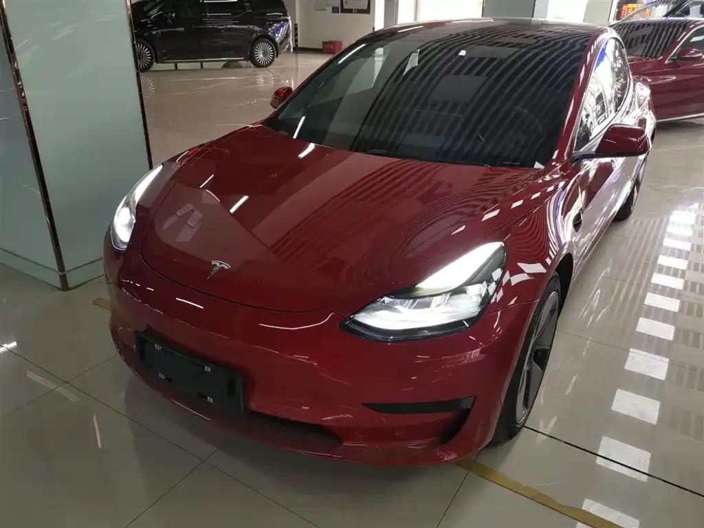 Tesla Model 3 — фото 6