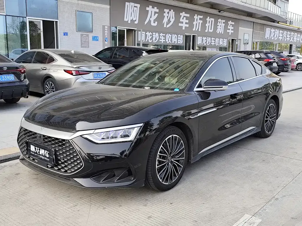 BYD Han — фото 1