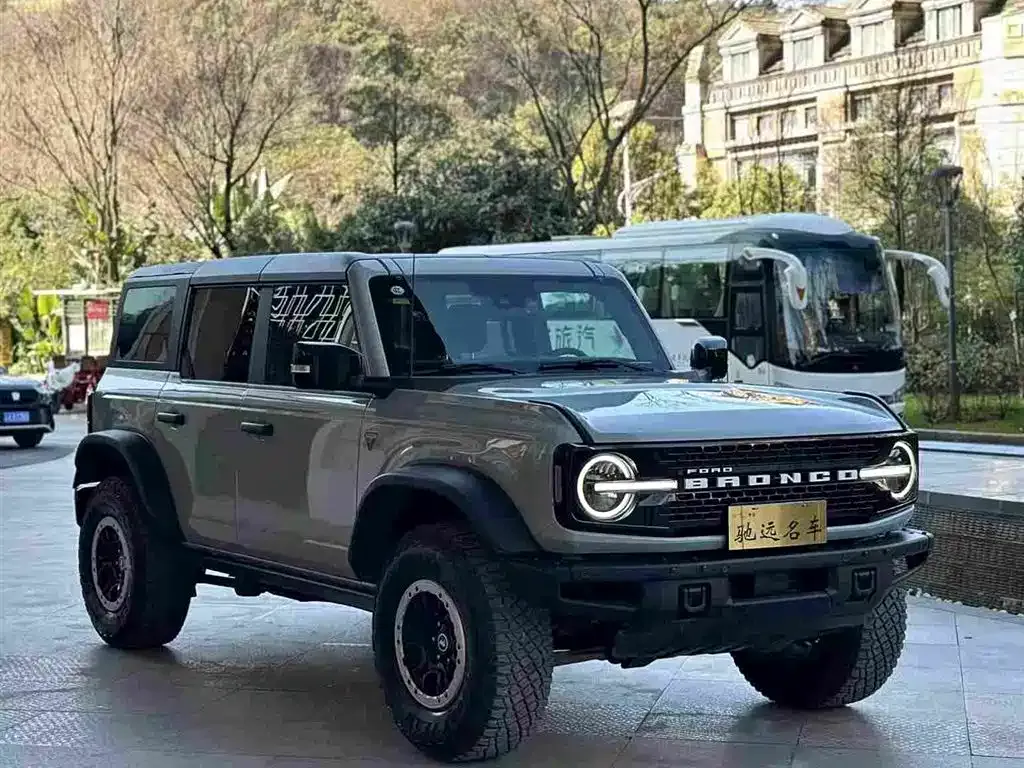 Ford Bronco — фото 10