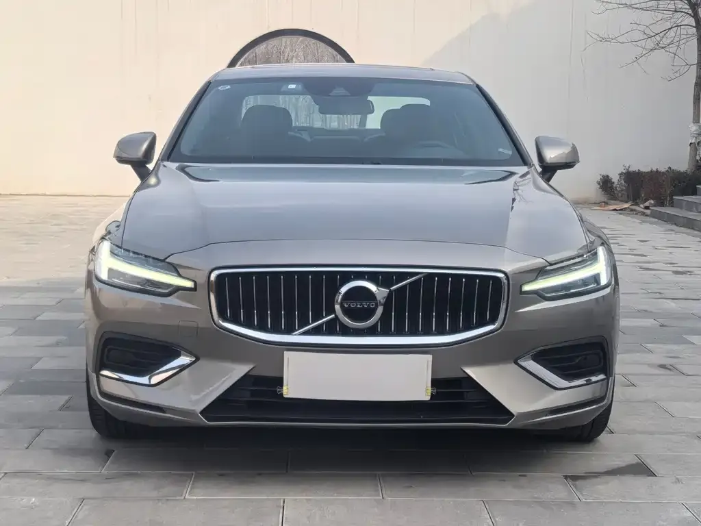 Volvo S60 — фото 2