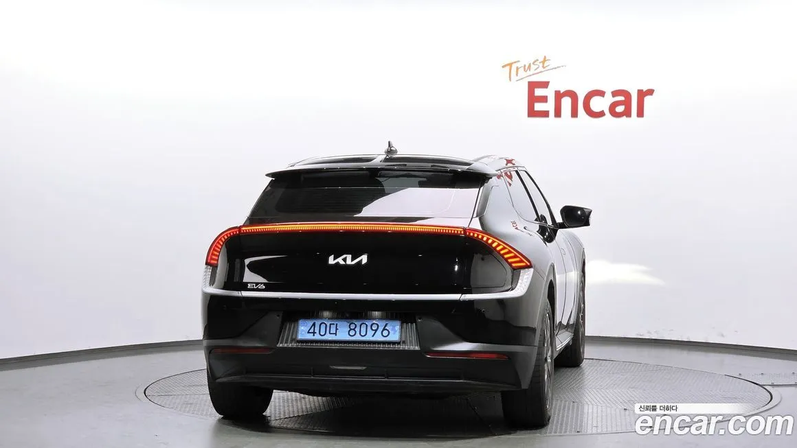 Kia EV6 — фото 10