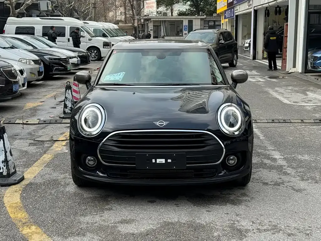 MINI Clubman — фото 1