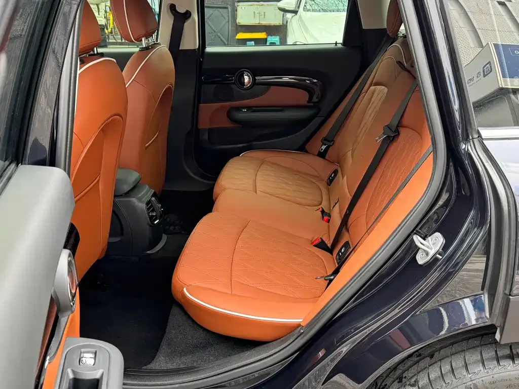 MINI Clubman — фото 4