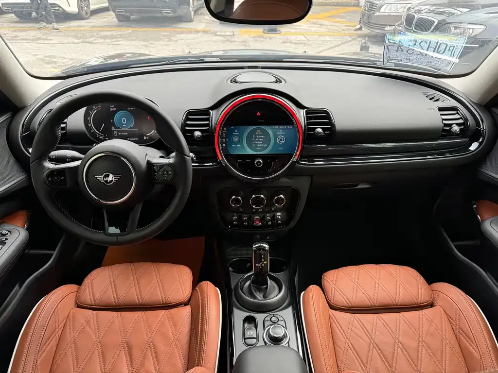 MINI Clubman — фото 3