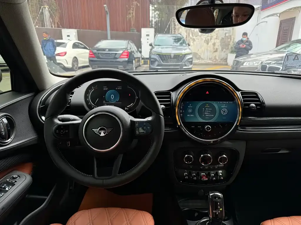 MINI Clubman — фото 6
