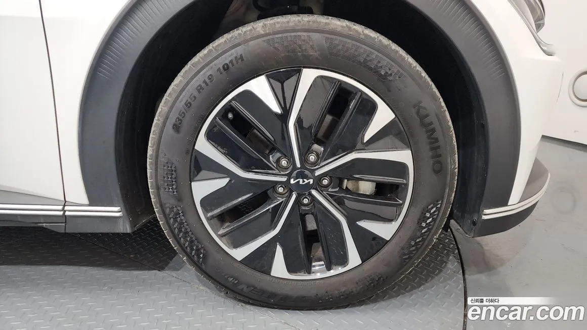Kia EV6 — фото 7