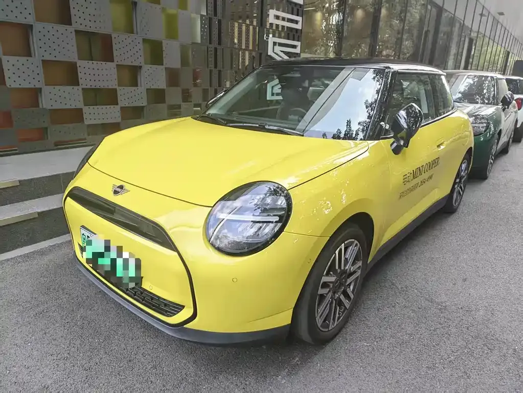 MINI Cooper EV — фото 1