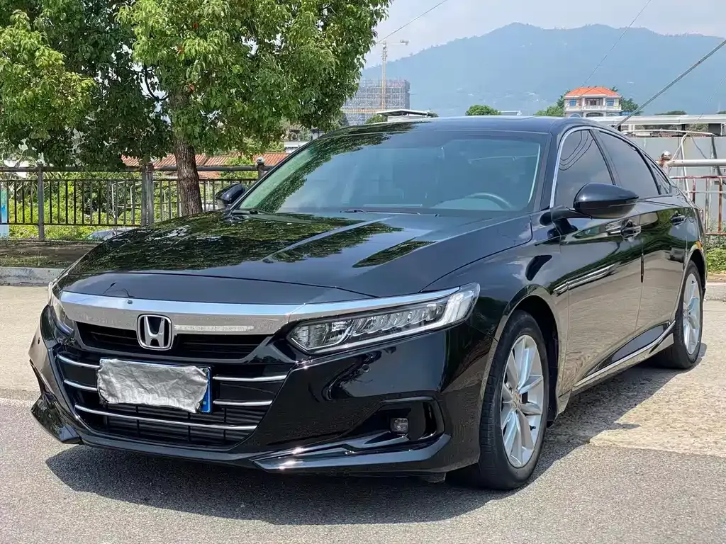 Honda Accord — фото 1