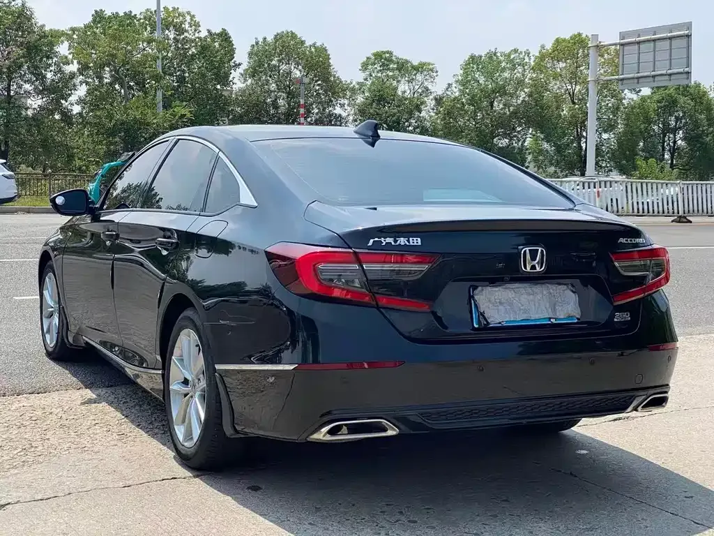 Honda Accord — фото 7