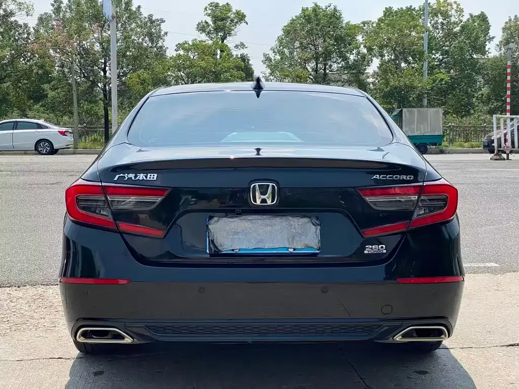 Honda Accord — фото 8