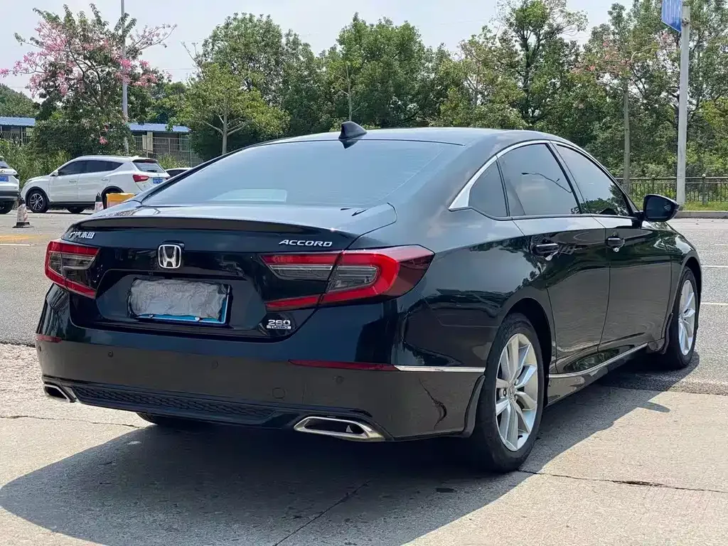 Honda Accord — фото 9
