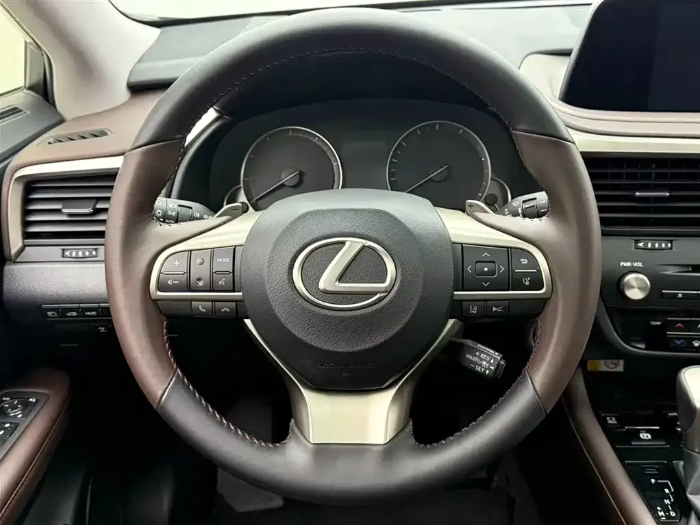 Lexus RX — фото 8
