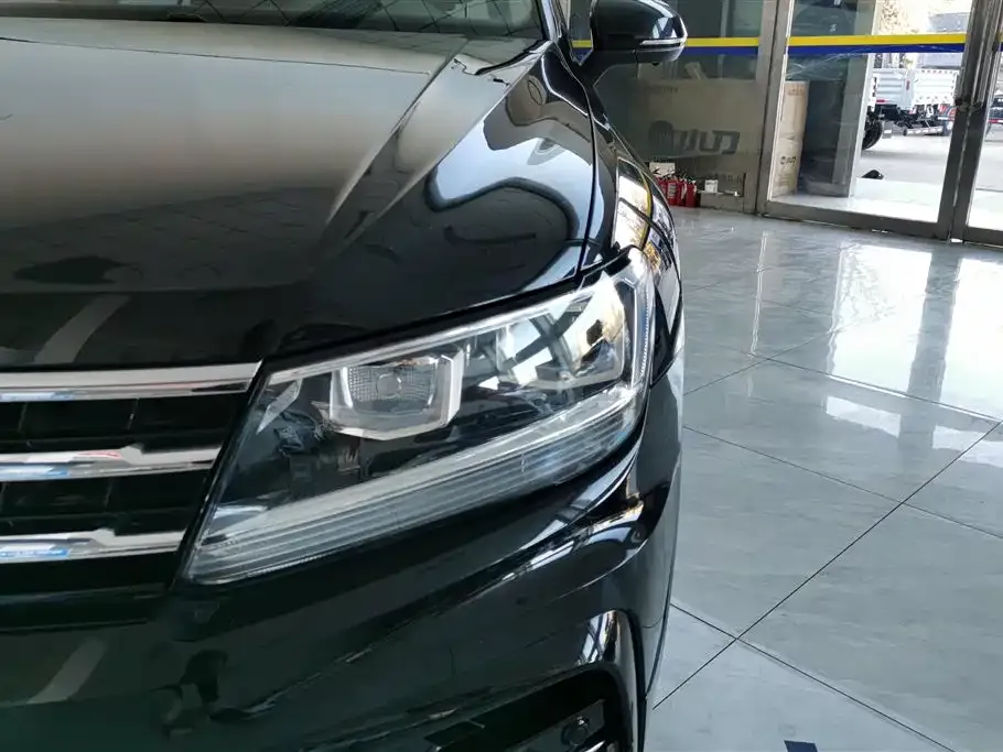 Volkswagen Tiguan L — фото 5