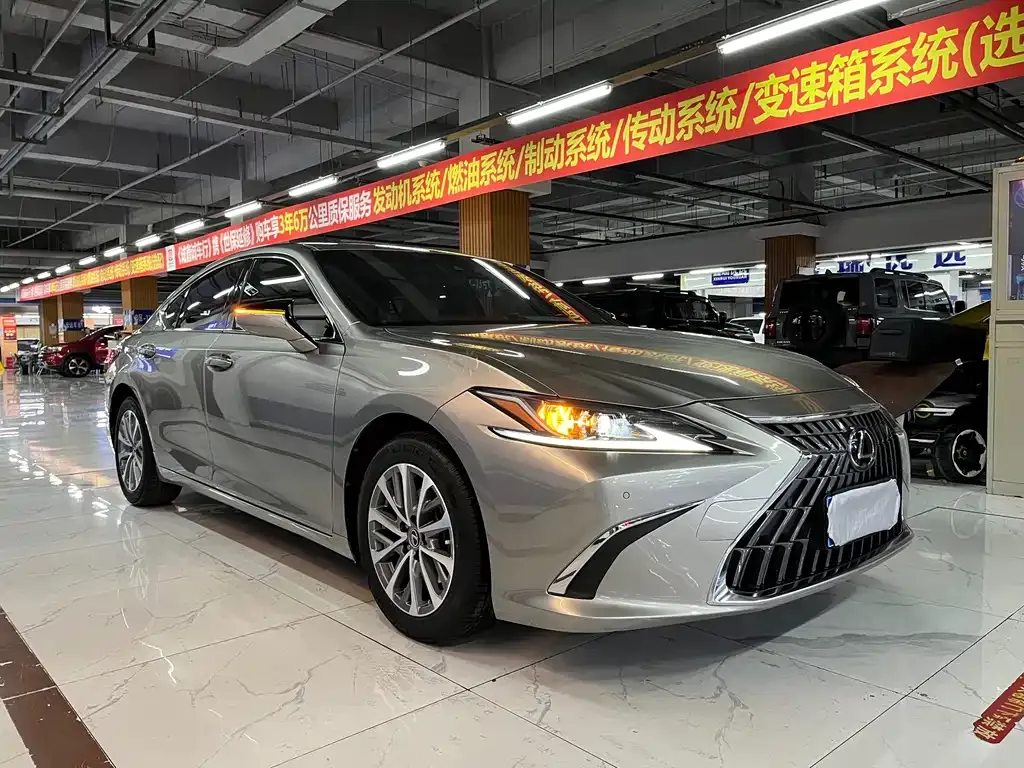 Lexus ES — фото 8