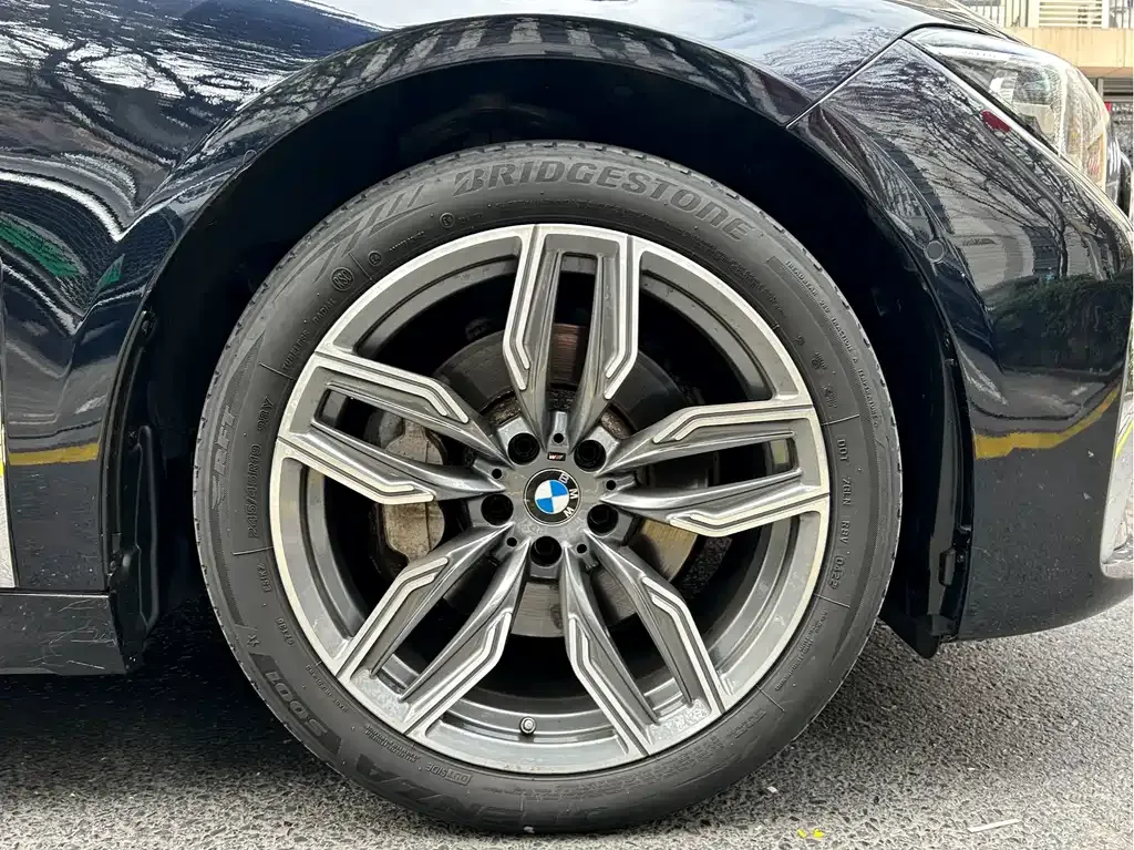 BMW 7 Series — фото 9
