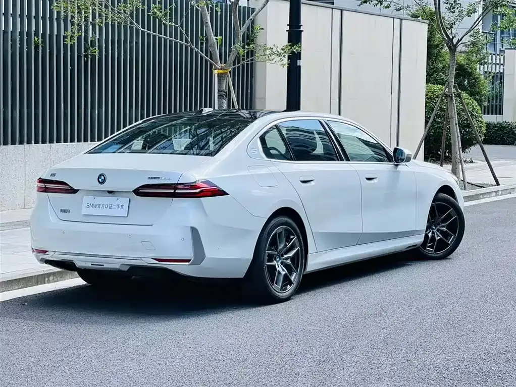 BMW i5 — фото 9