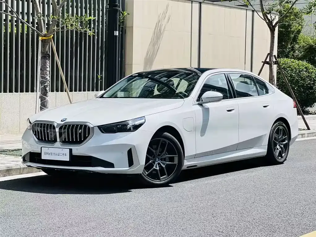 BMW i5 — фото 5