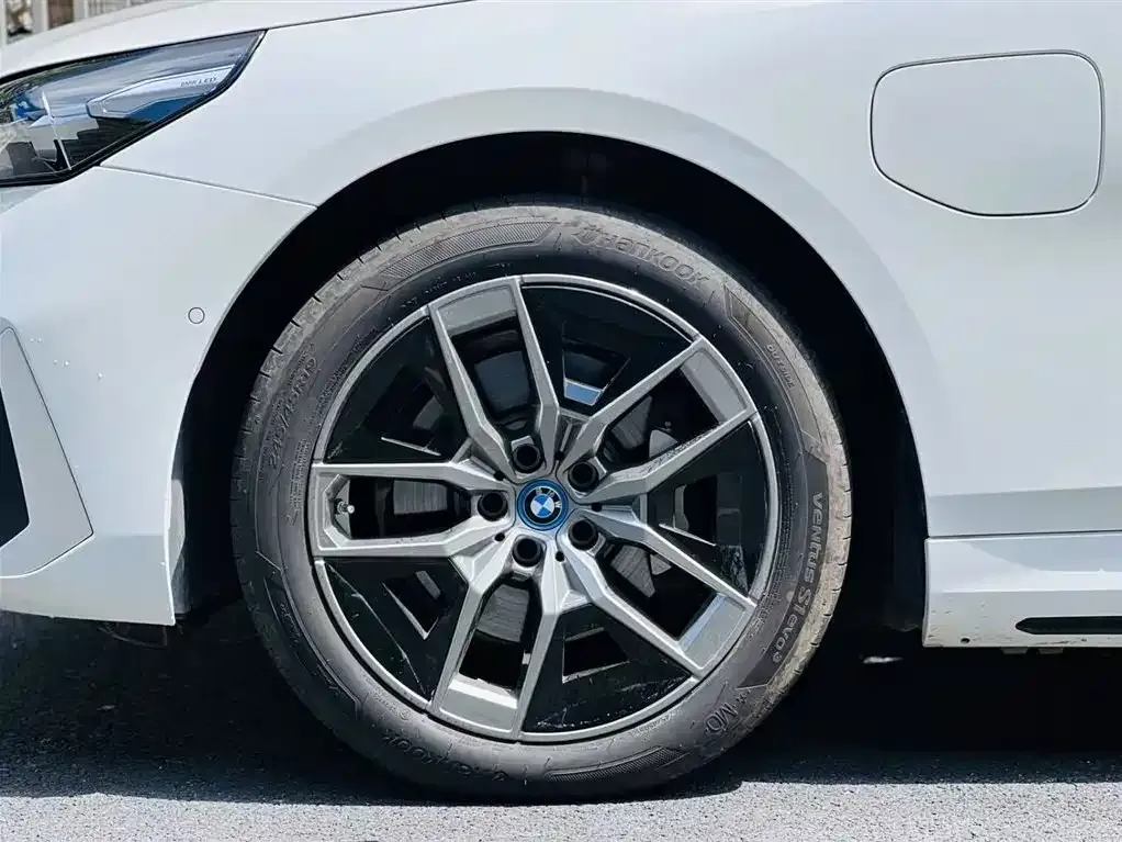BMW i5 — фото 7