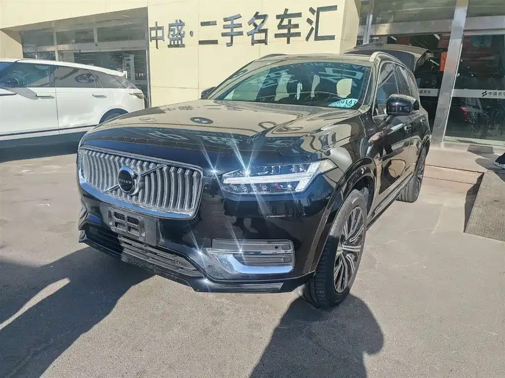 Volvo XC90 — фото 1