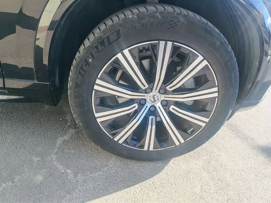 Volvo XC90 — фото 10