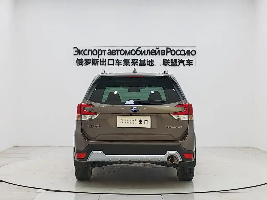 Subaru Forester — фото 4